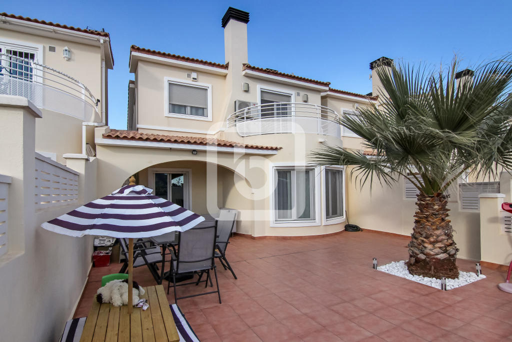 3 bedroom villa for sale in Gata de Costa Blanca, 03740, Spain
