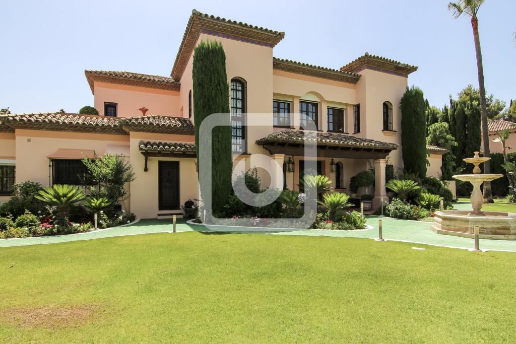 5 bedroom villa for sale in Marbella, Costa Del Sol, 29660, Spain