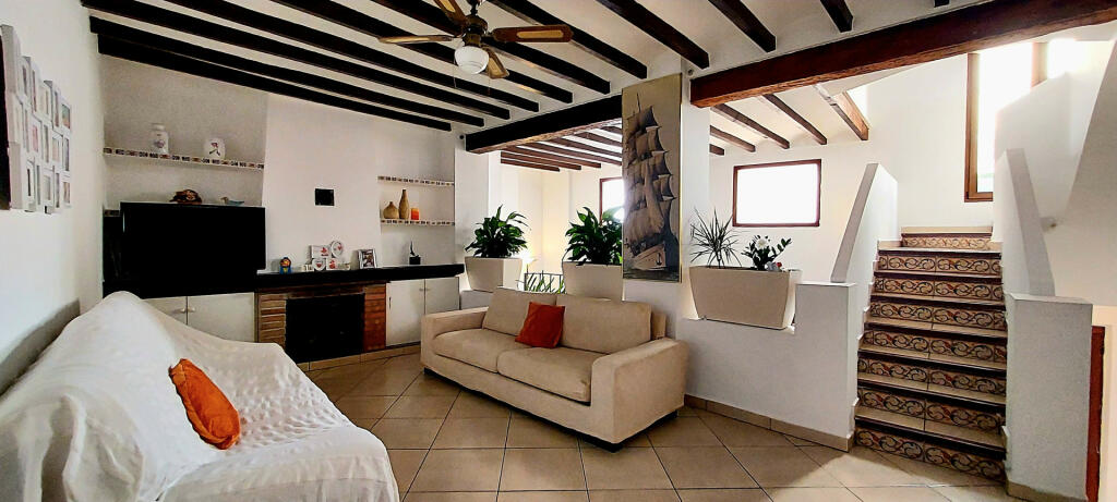 Town House for sale in Valencia, Alicante...