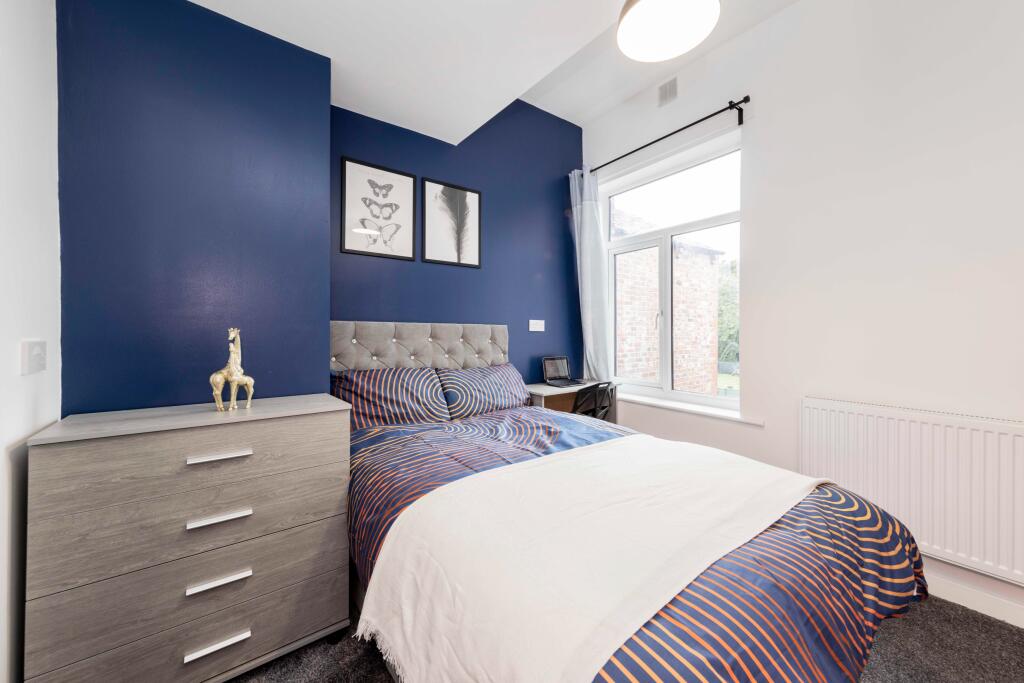 Main image of property: Oldham Road, Failsworth, Manchester, M35