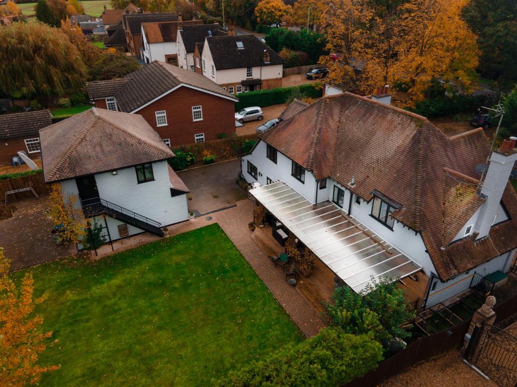 5 bedroom house for sale in 18 Bromham Road, Biddenham, Bedford, MK40