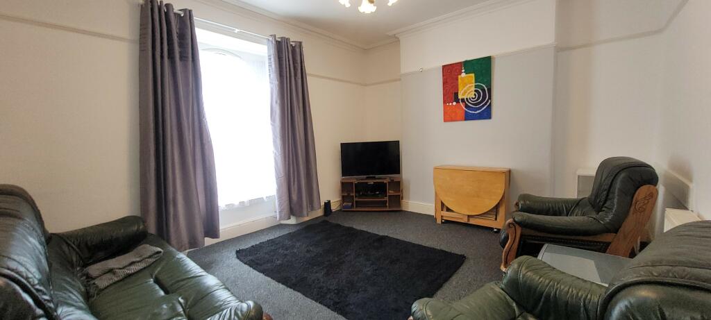 3 bedroom terraced house for rent in Nelson Street, Plymouth, PL4