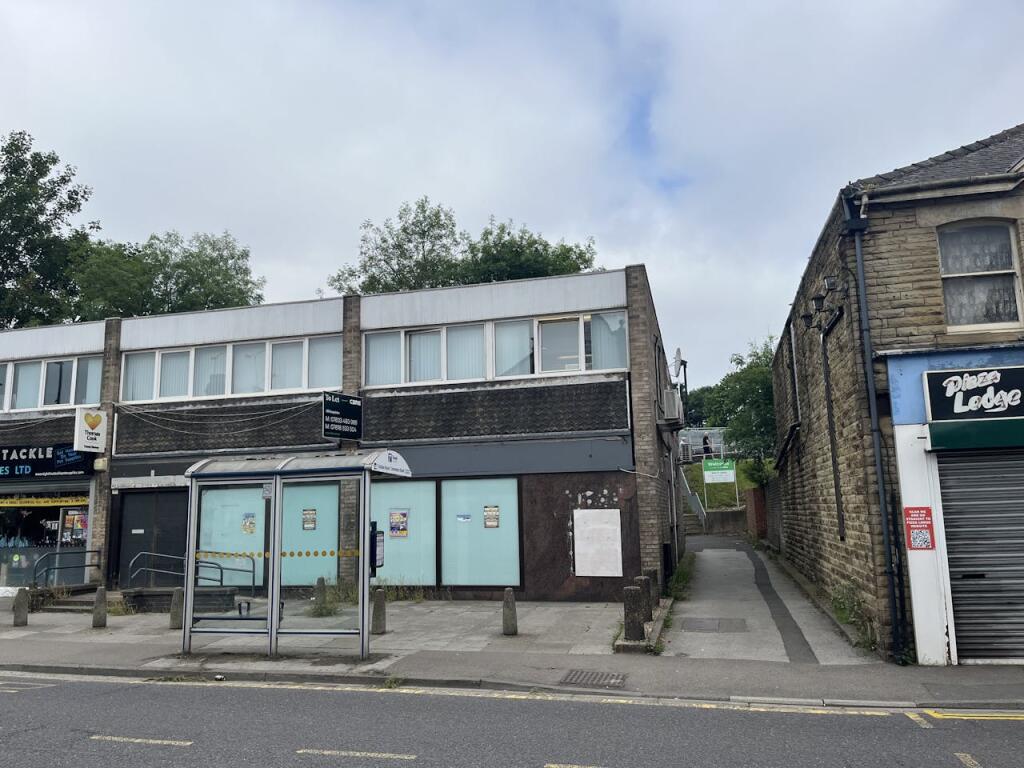 High street retail property to lease in 14b & 14c Station Road