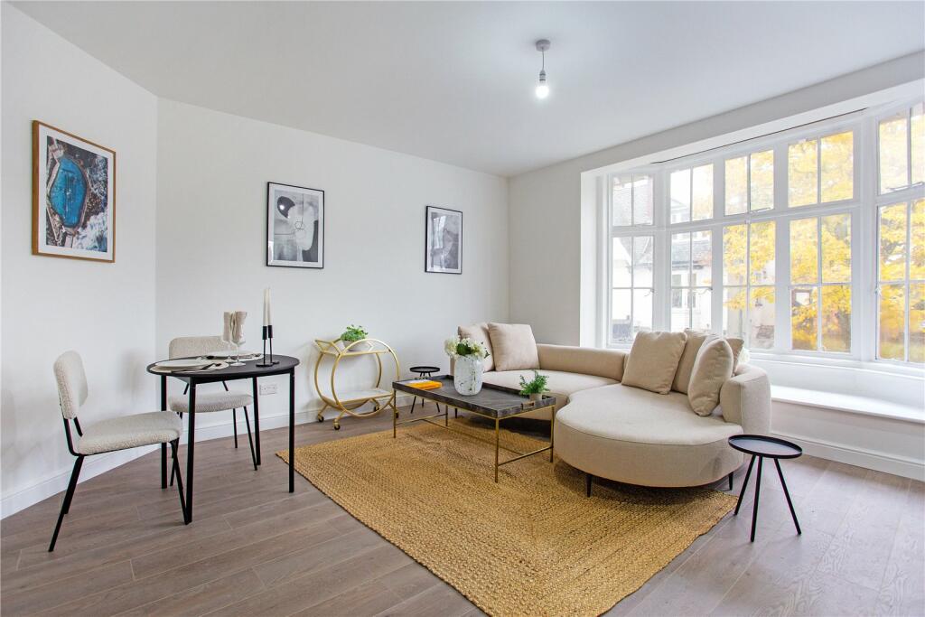 2 bedroom apartment for sale in Brook House, West Street, Reigate, RH2