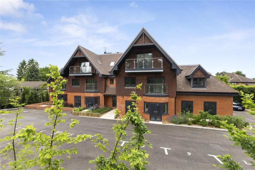 Main image of property: Green Hedges, Westerham Road, Oxted, Surrey, RH8
