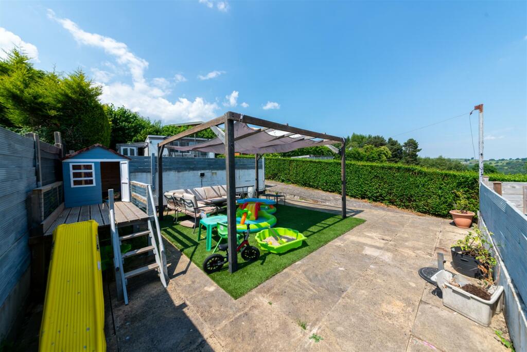 3 bedroom house for sale in Blaendare Road, Pontypool, NP4