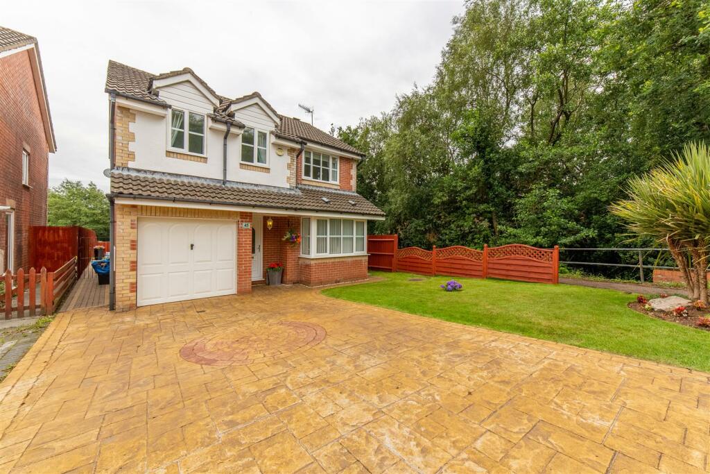 4 bedroom detached house for sale in Birch Grove, Henllys, Cwmbran, NP44