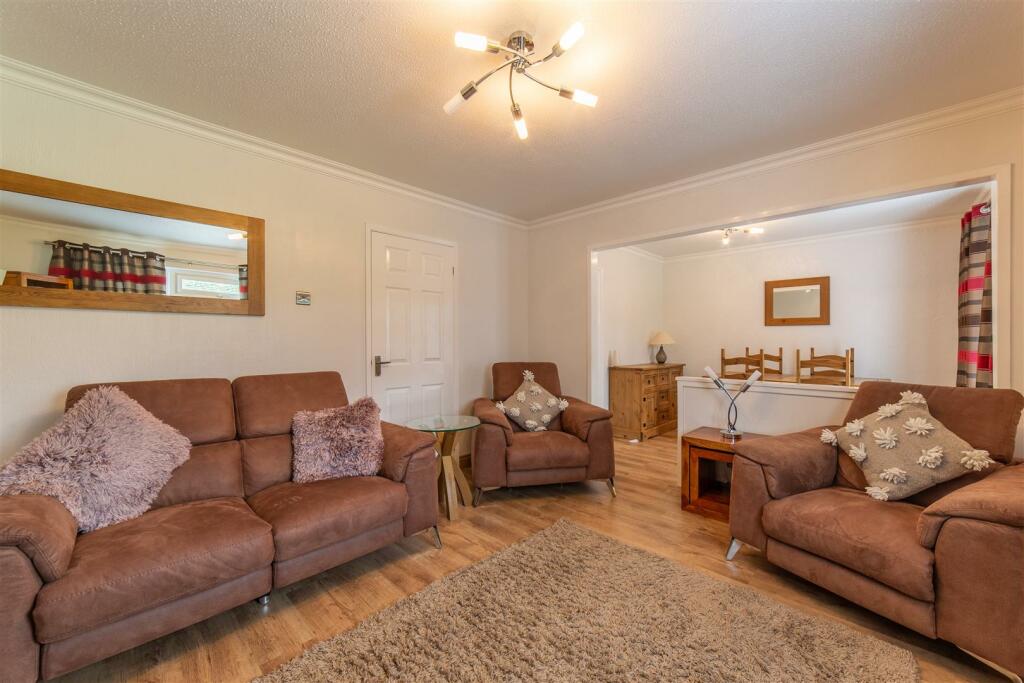 3 bedroom semidetached house for sale in Brynglas, Hollybush, Cwmbran