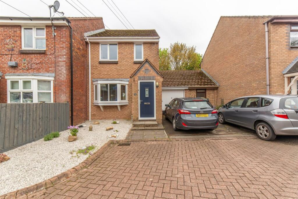 3 bedroom semidetached house for sale in Pant Gwyn Close, Henllys