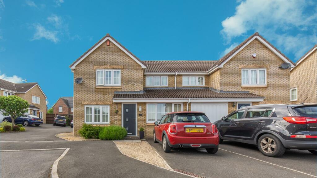 3 bedroom semidetached house for sale in Grayson Way, Llantarnam