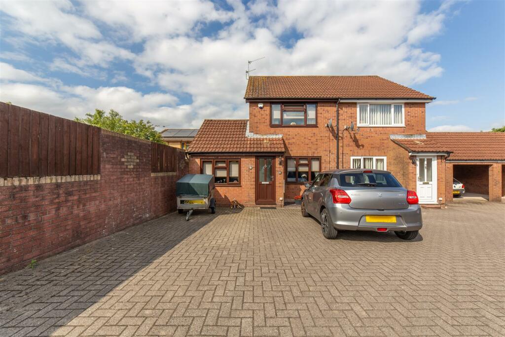 2 bedroom semidetached house for sale in Gifford Close, Two Locks