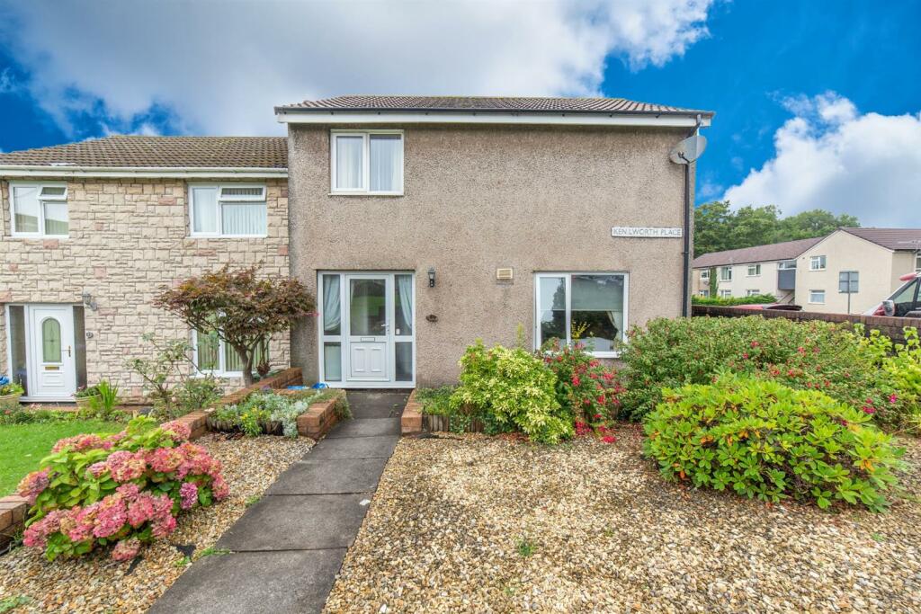 3 bedroom end of terrace house for sale in Kenilworth Place, Cwmbran, NP44