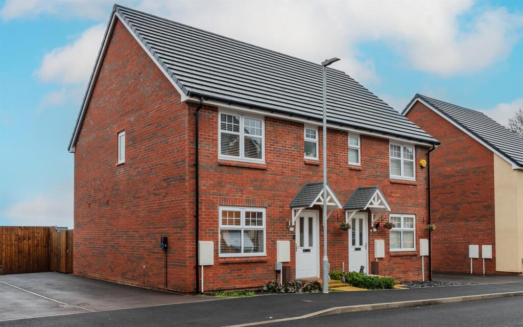 Main image of property: Heol Ewen, Pontrhydyrun, Cwmbran
