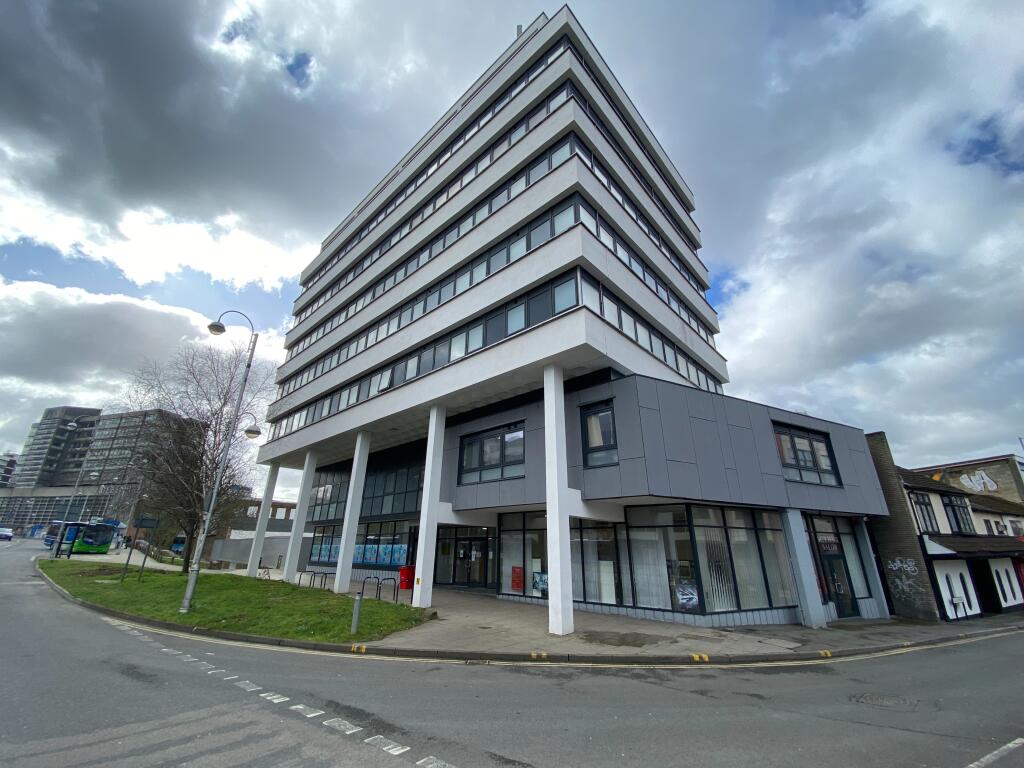 Main image of property: 19 Fleming Way, Town Centre, Swindon, SN1