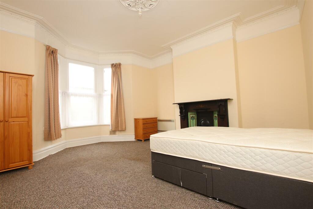 Additional property image - Newbridge Road, Bath, BA1
