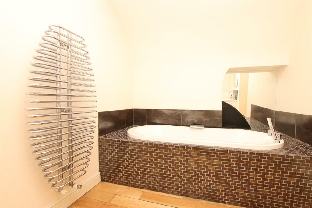 Additional property image - Walcot Parade, Walcot, BA1