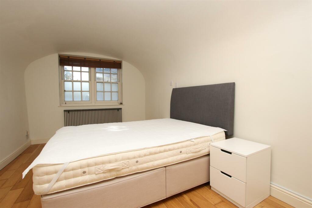 Additional property image - Walcot Parade, Walcot, BA1