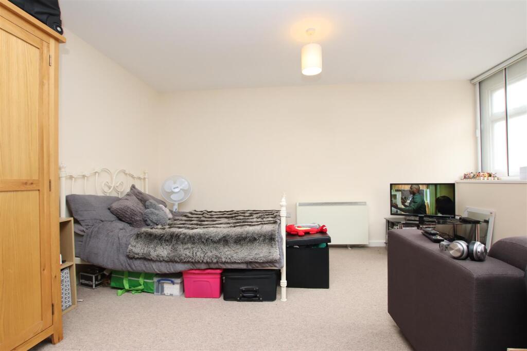 Main image of property: Avon Buildings, Lower Bristol Road, Bath, BA2