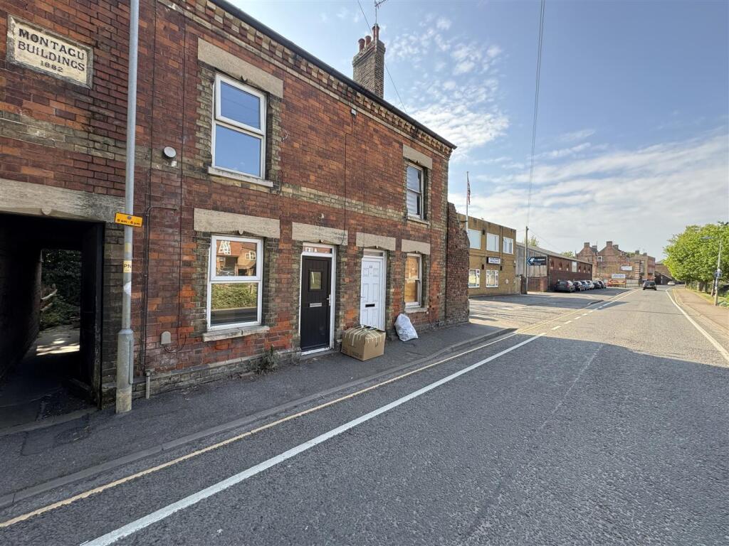 Main image of property: High Street, Spalding