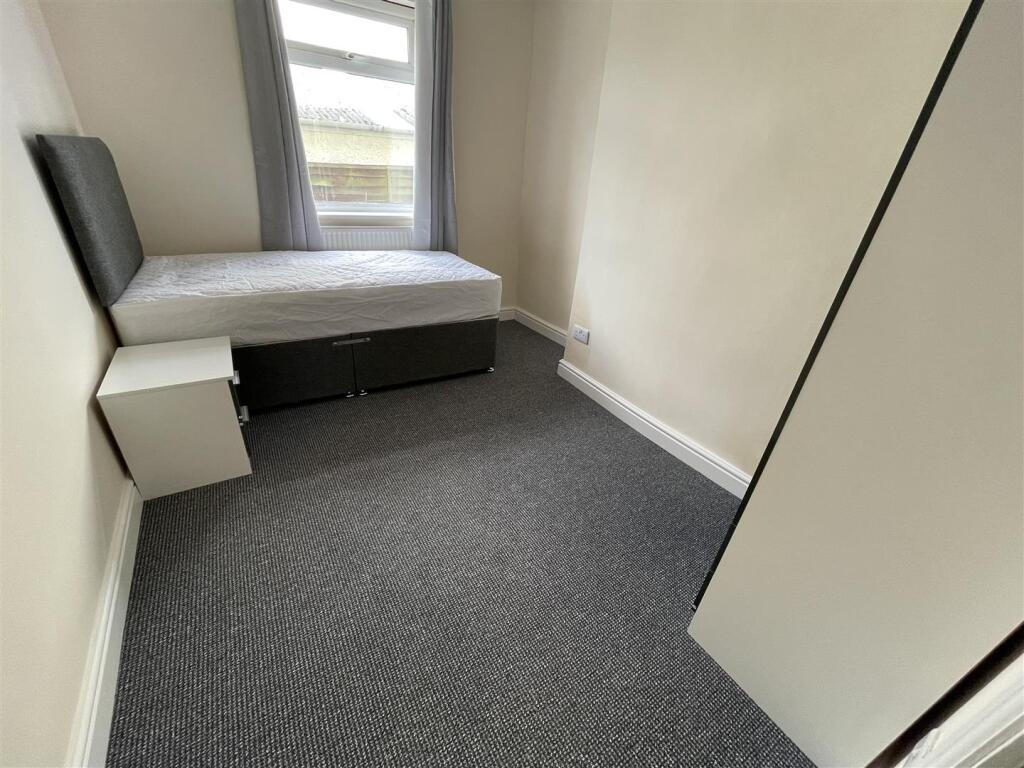 Main image of property: 99, London Road, Spalding