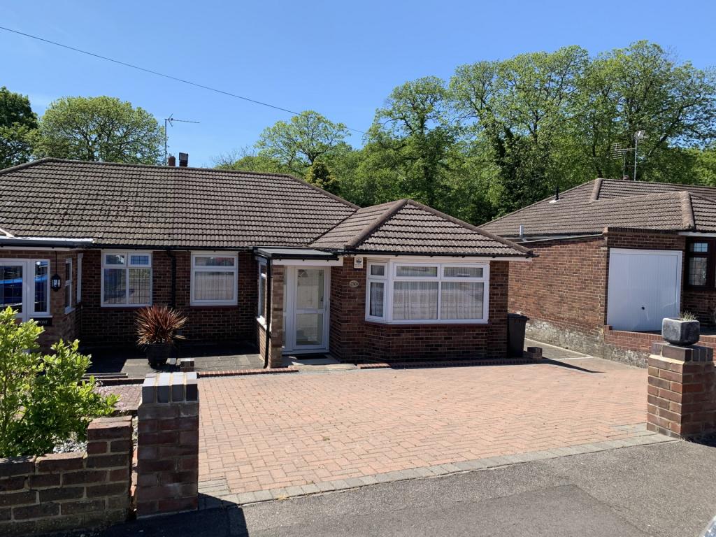 3 bedroom bungalow for sale in Summerhouse Drive, Dartford, DA2