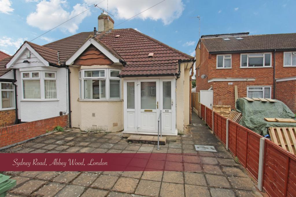 2 bedroom bungalow for sale in Sydney Road, Abbey Wood, SE2