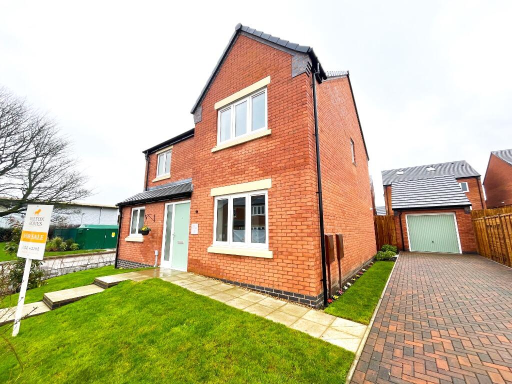 4 bedroom detached house for sale in Birchwood Grove, StokeOnTrent, ST10
