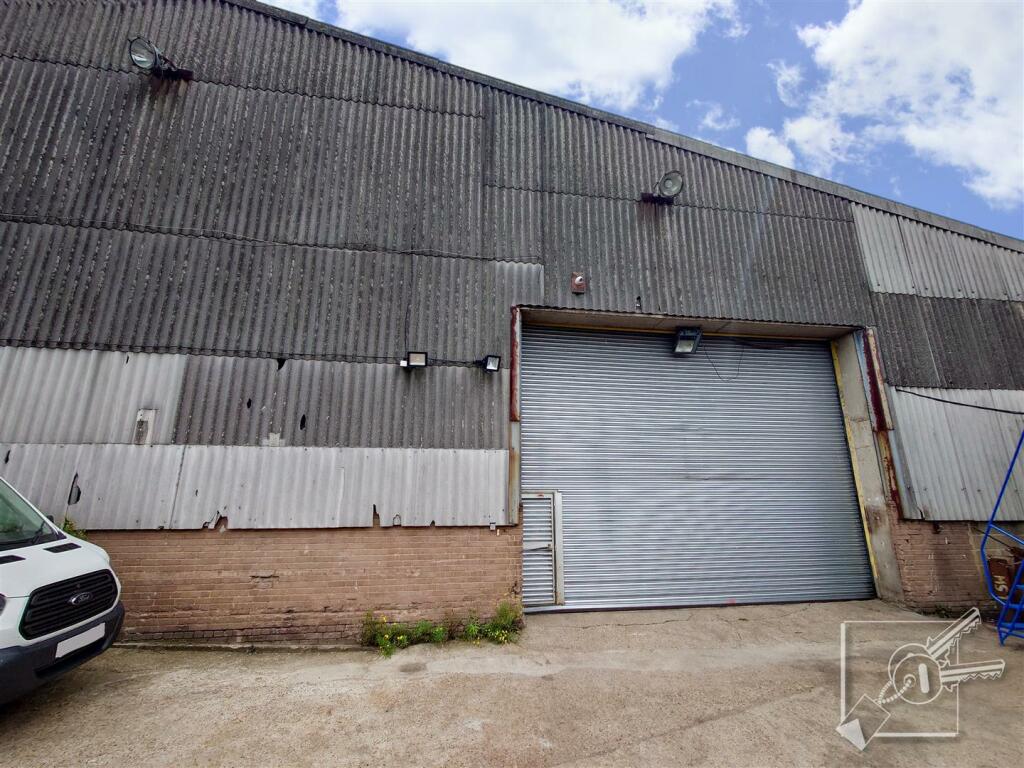 Warehouse to lease in Wharf Road, Gravesend, DA12