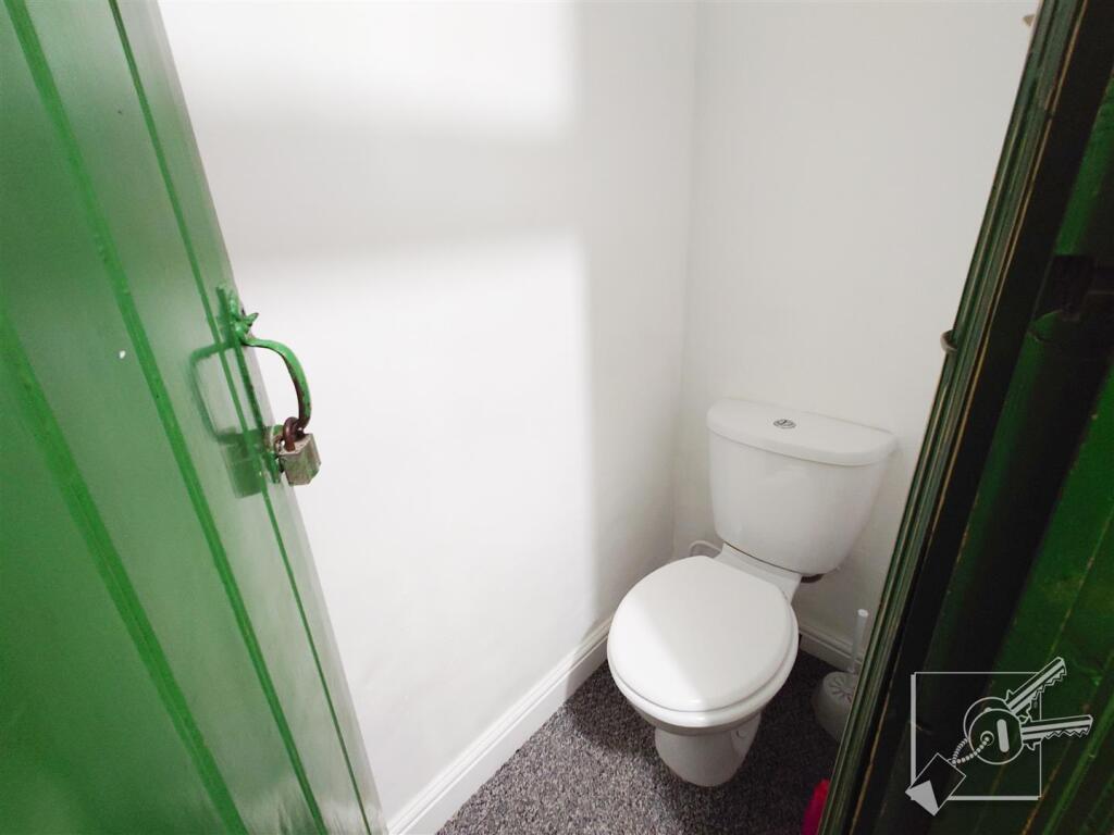 Additional property image - Echo Square, Gravesend