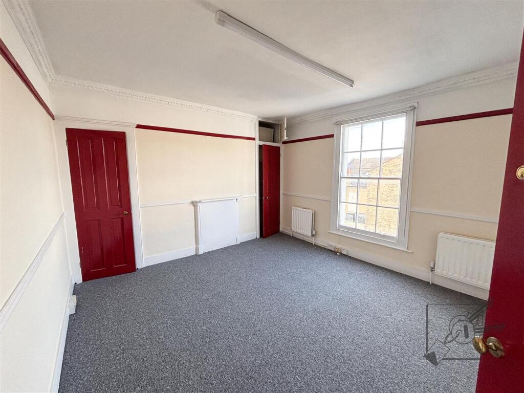 Additional property image - Wrotham Road, Gravesend