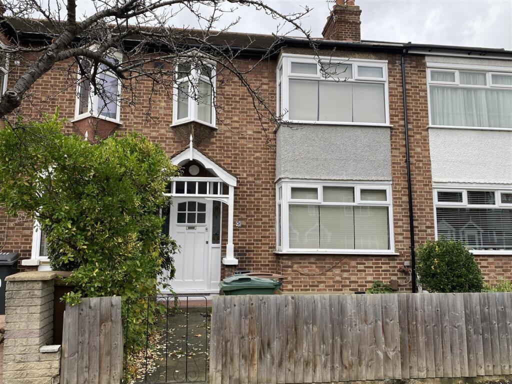 Main image of property: Coolgardie Avenue, Chingford