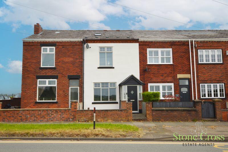 3 bedroom terraced house for sale in Golborne Road, Ashtonin