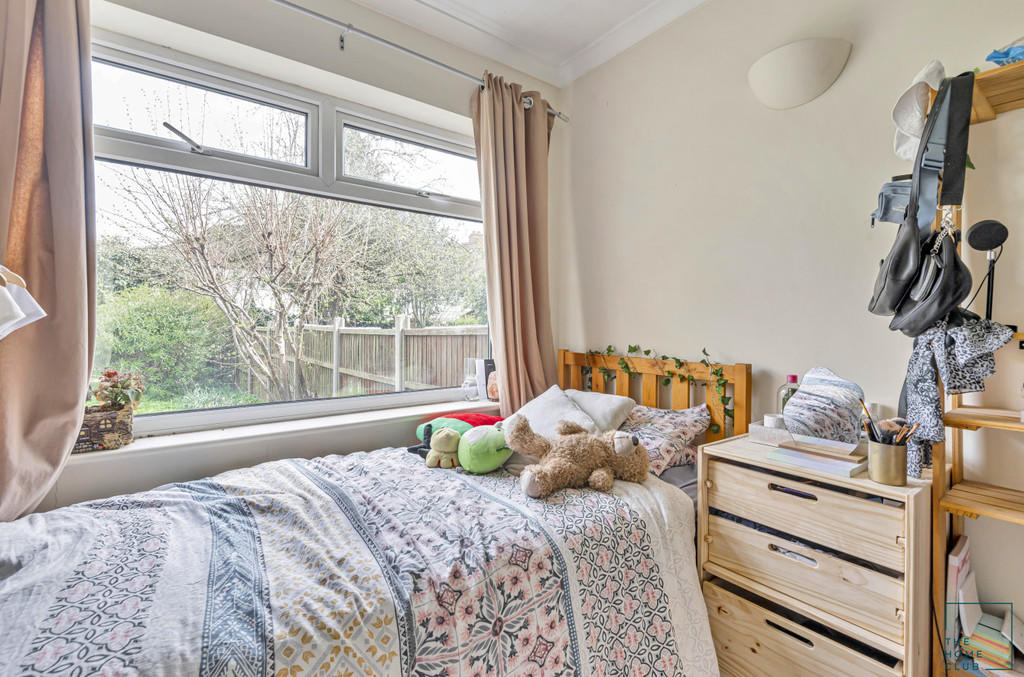 5 bedroom semidetached house for rent in Martin Road, Guildford, GU2