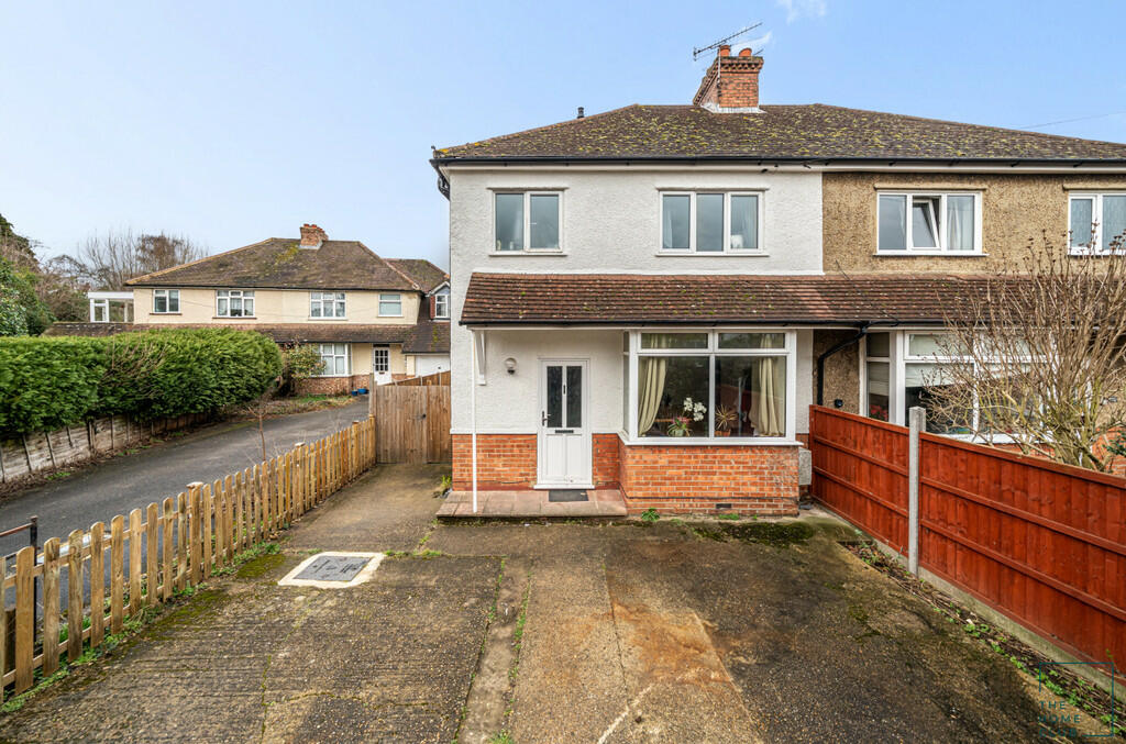 5 bedroom semidetached house for rent in Martin Road, Guildford, GU2