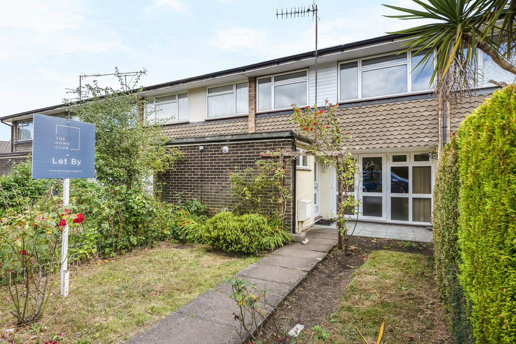 4 bedroom terraced house for rent in Guildford Park Avenue, Guildford, GU2