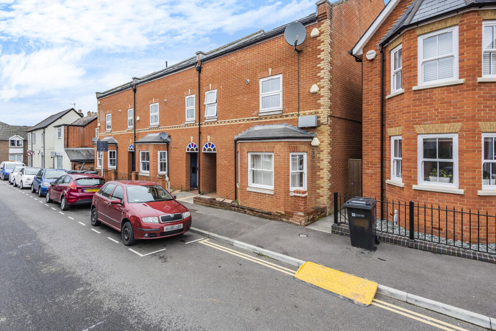 Main image of property: Queens Road, Guildford, GU1 