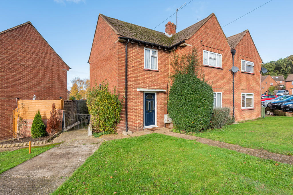 5 bedroom terraced house for rent in Park Barn Drive, Guildford, GU2