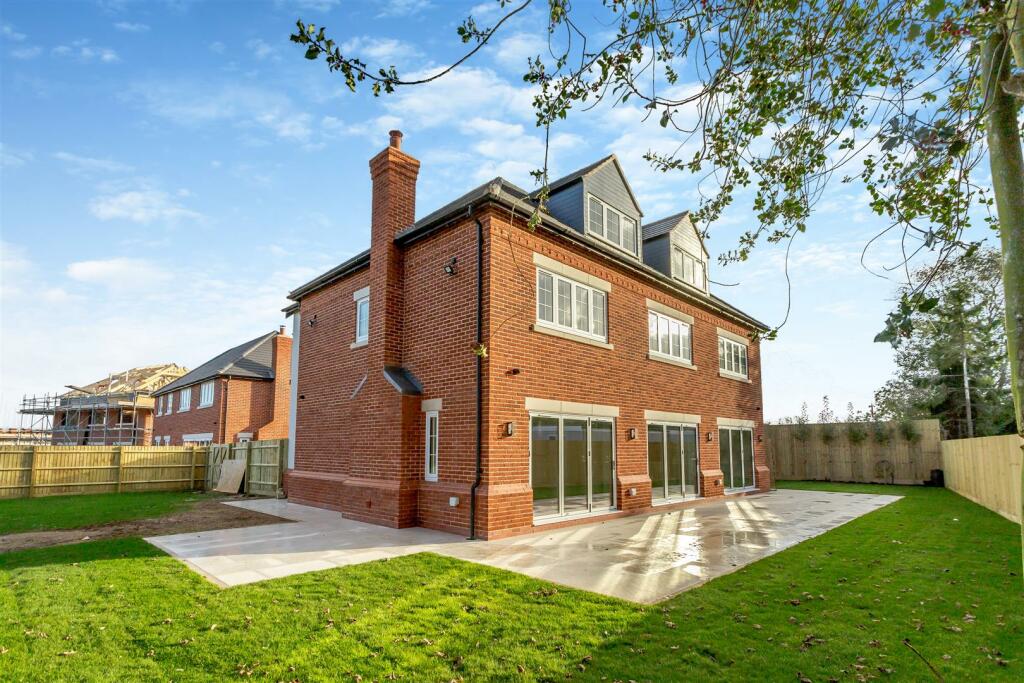 5 bedroom detached house for sale in Stretton On Dunsmore New Home, CV23