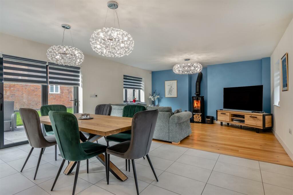 Additional property image - Hawcutt Drive, Caldecote