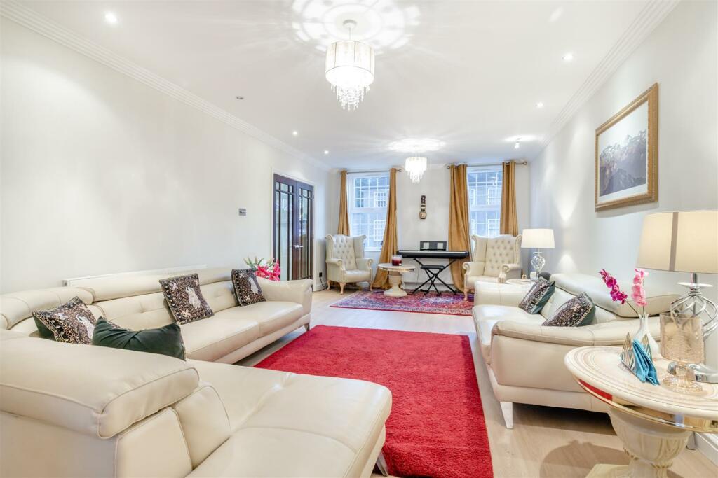Additional property image - Off Kenilworth road, Substantial Family Home