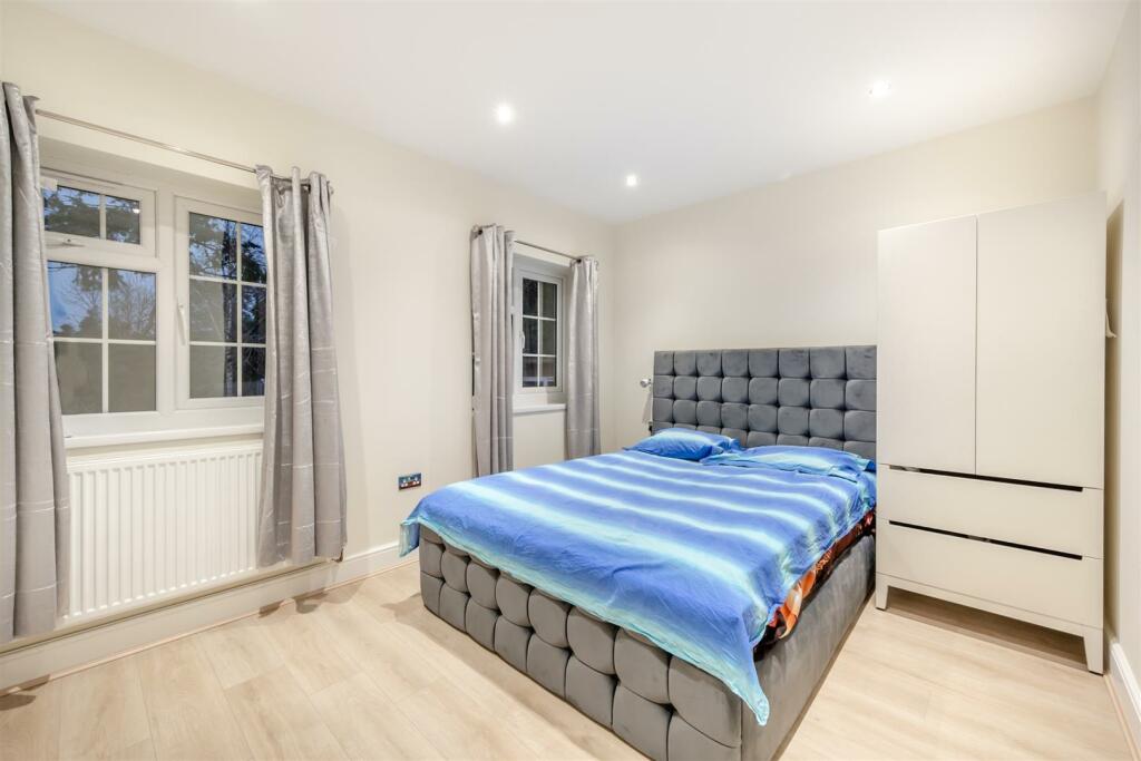 Additional property image - Off Kenilworth road, Substantial Family Home