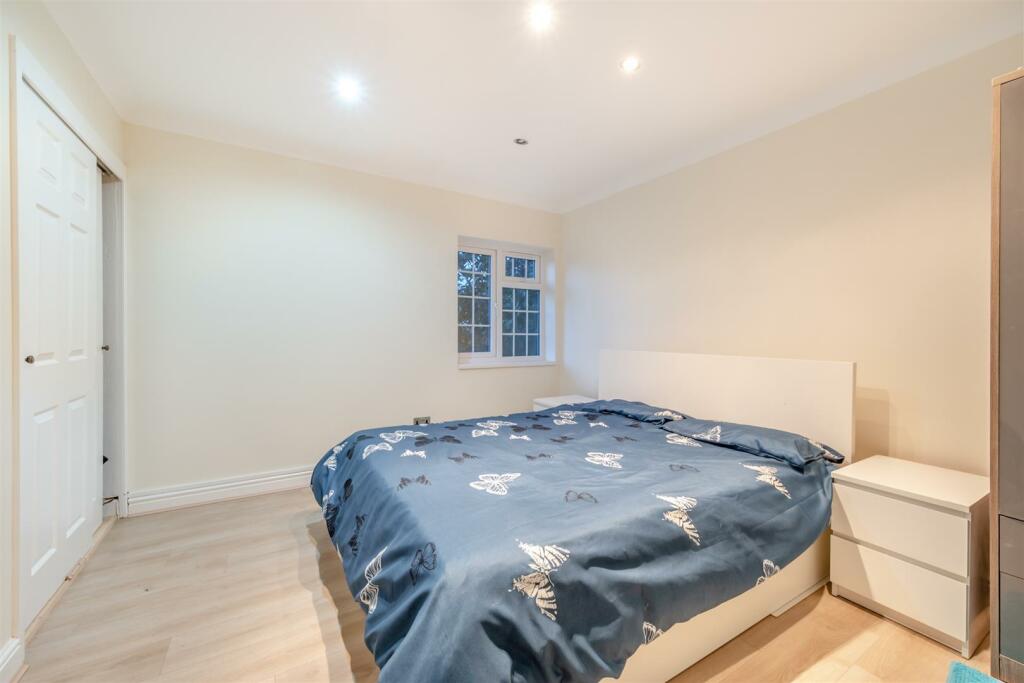 Additional property image - Off Kenilworth road, Substantial Family Home