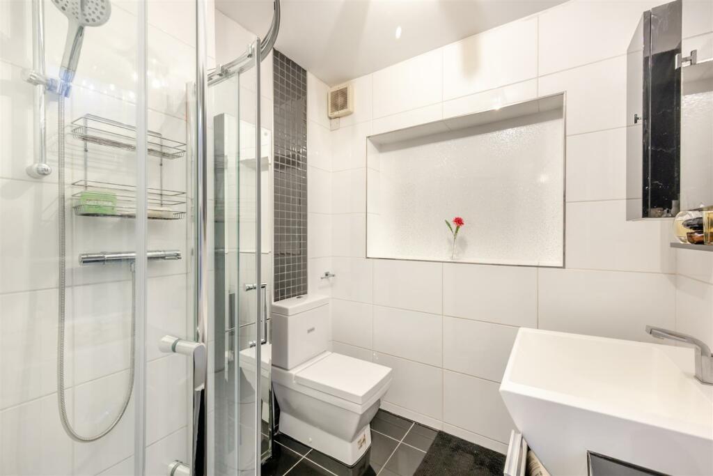 Additional property image - Off Kenilworth road, Substantial Family Home