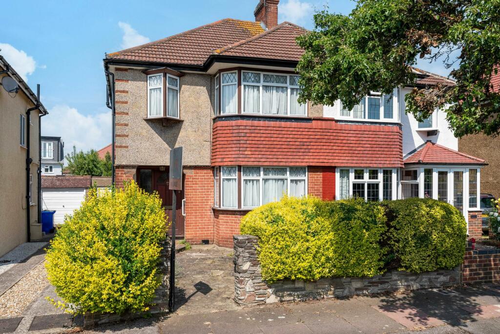 3 bedroom semidetached house for sale in Chessington Way, West Wickham