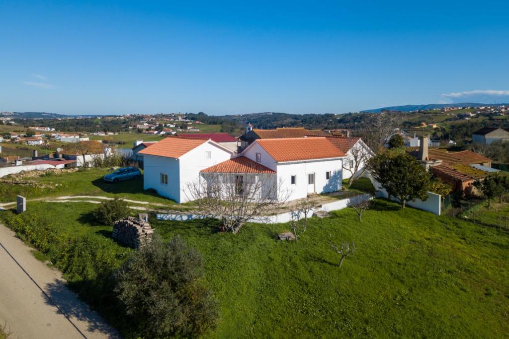 House for sale in Leiria, Turquel, Portugal