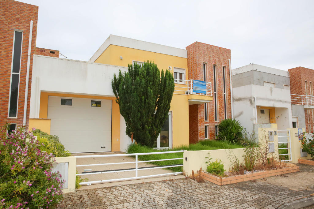 3 bedroom house for sale in Lisbon, Portugal