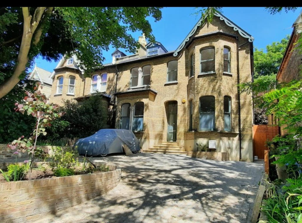 6 bedroom detached house for sale in Belvedere Road, London, SE19