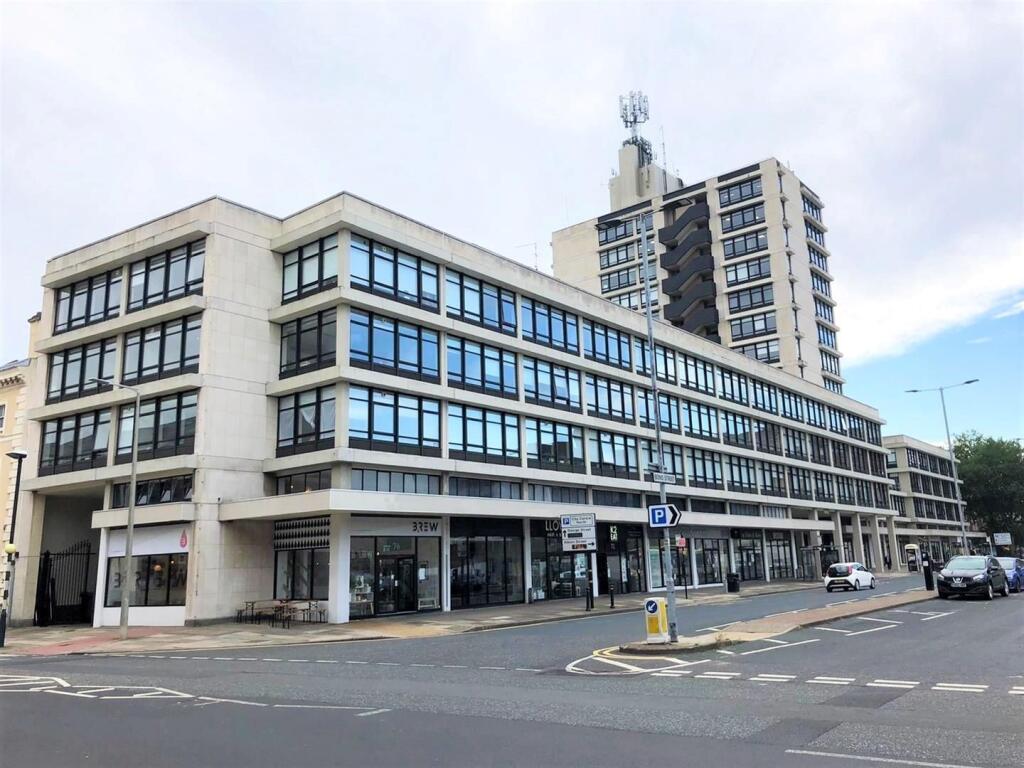 Main image of property: K2 Apartments North, 70 Bond Street, Hull, East Riding of Yorkshire, HU1
