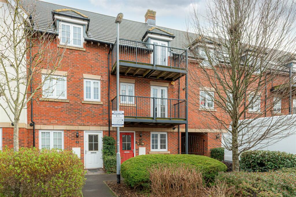 4 bedroom house for sale in Kingshill Drive, High HP13