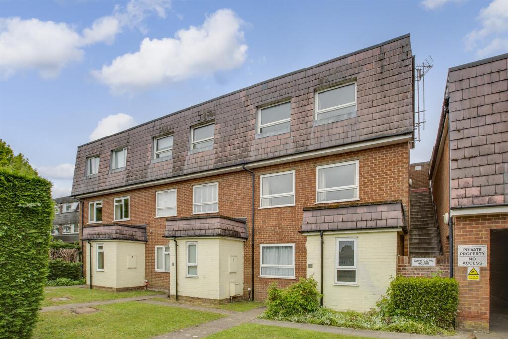 Main image of property: Straight Bit, Flackwell Heath